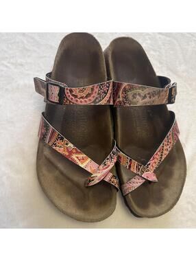 Papillio Women's Size 11 Paisley Pattern Sandals